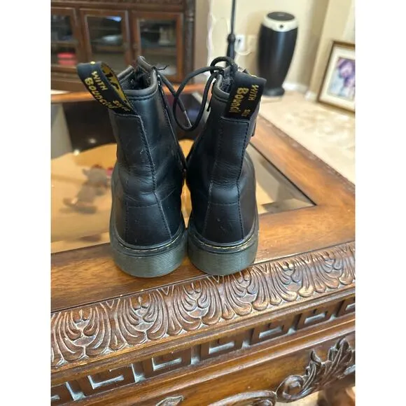 Women’s Dr Martins Black Leather Combat Boots. Size 5