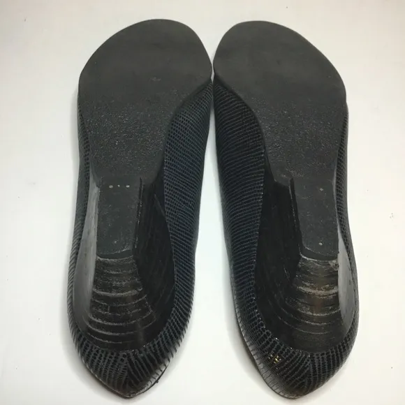 Women’s Navy Stewart Weitzman Slip-On Flats with Textured Surface Size 7 NWOB