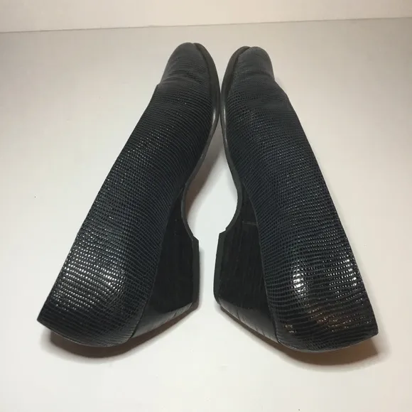 Women’s Navy Stewart Weitzman Slip-On Flats with Textured Surface Size 7 NWOB