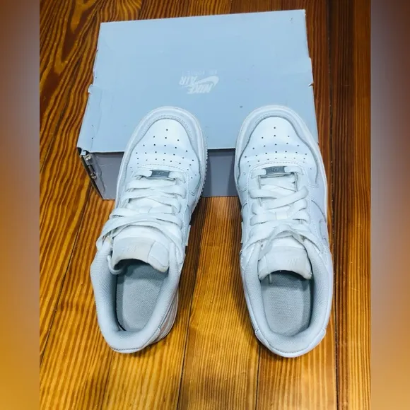 Women’s Nike airforce  1 platform  low lace up Sneakers white.7