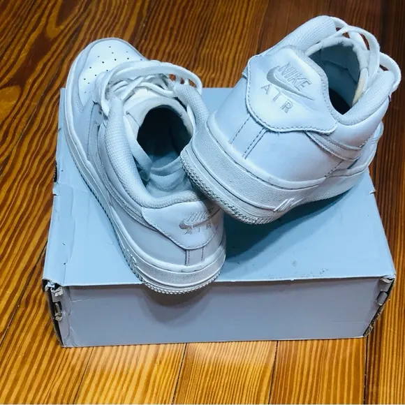 Women’s Nike airforce  1 platform  low lace up Sneakers white.7