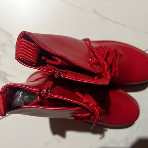 Women’s RED COMBAT BOOTS SIZE 9 NWB