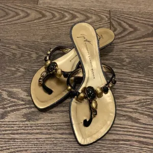 Women’s shoes. Giuseppe Zanotti Design.