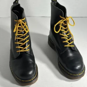 WOMEN'S SIZE 6 DR MARTENS BLACK BOOTS