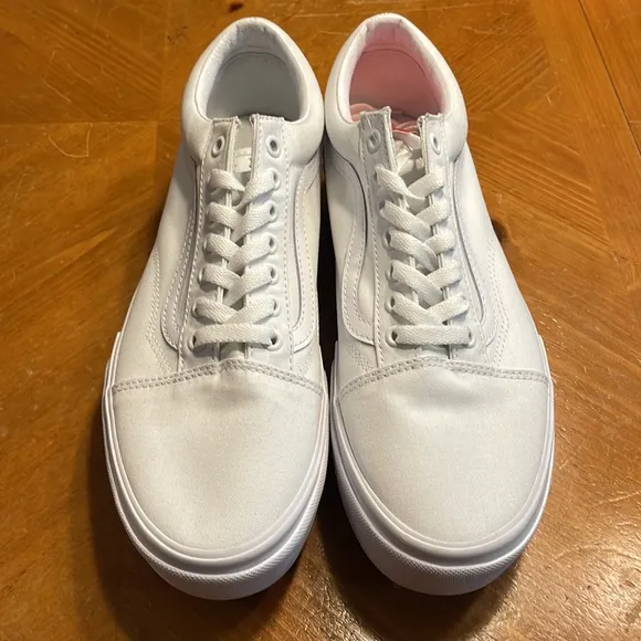 Women’s Vans Sneakers Old Skool Stacked Platform White Canvas Size 11 NEW