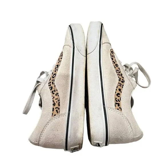 Women’s white suede low top Vans size 8