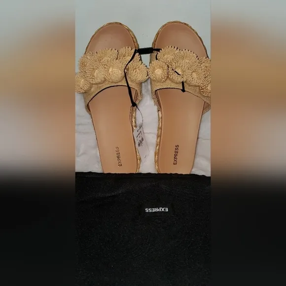 Woven Flower Strap Sandals