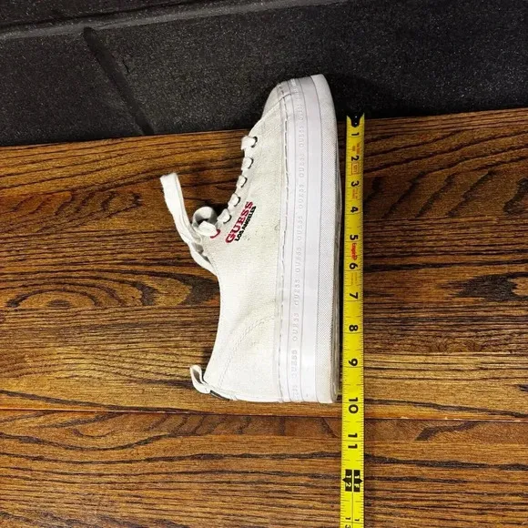 Y2K Vintage GUESS Los Angeles Classic White Platform Sneakers Women’s 7