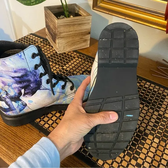 Yes we Vibe Boots Woman’s 6M Tie dye blue white combat Chelsea Boots lace ups
