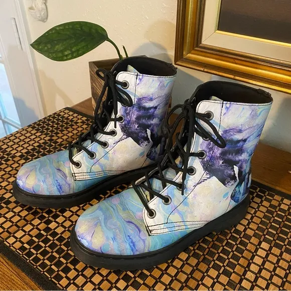 Yes we Vibe Boots Woman’s 6M Tie dye blue white combat Chelsea Boots lace ups