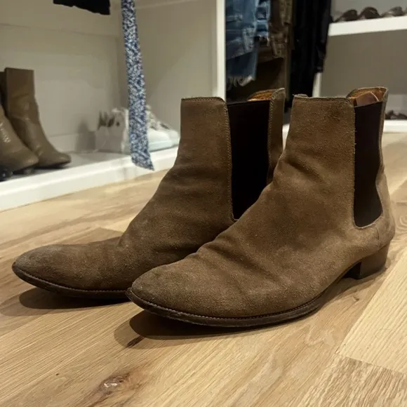 YSL WYATT CHELSEA BOOTS IN SUEDEUS 13