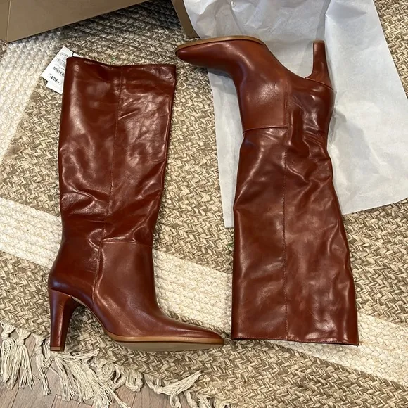 Zara bloggers fave brown leather heeled boots
