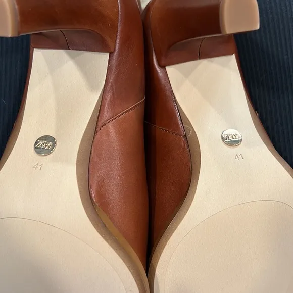 Zara bloggers fave brown leather heeled boots