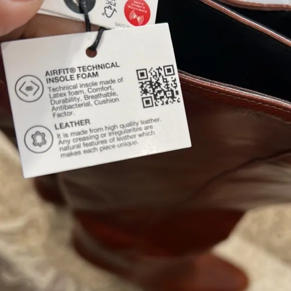 Zara bloggers fave brown leather heeled boots