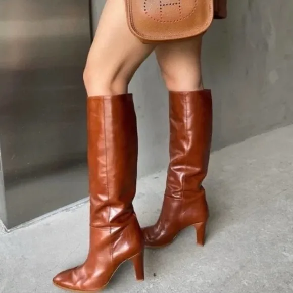 Zara bloggers fave brown leather heeled boots