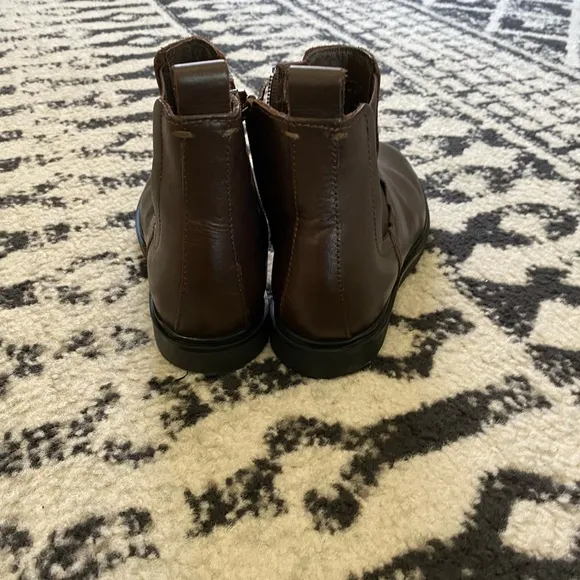 Zara Brown Chelsea Boots with Smooth Finish