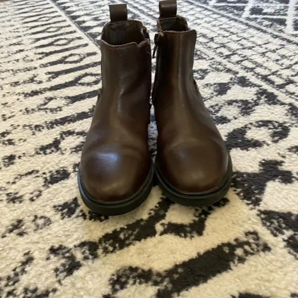 Zara Brown Chelsea Boots with Smooth Finish