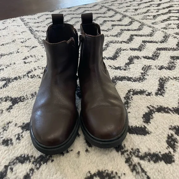 Zara Brown Chelsea Boots with Smooth Finish