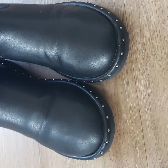 Zara Chelsea Studed Ankle Boots. By Zara. Size 33