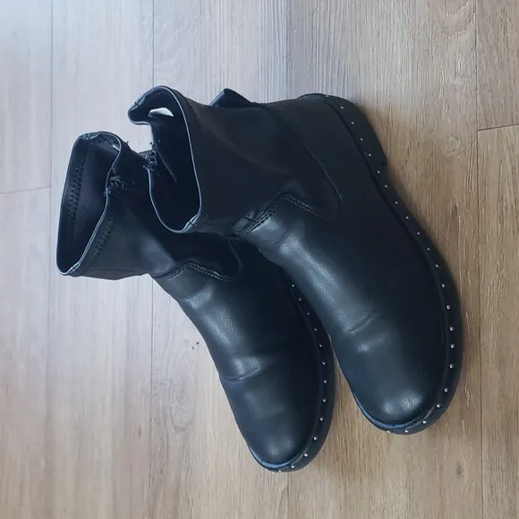 Zara Chelsea Studed Ankle Boots. By Zara. Size 33