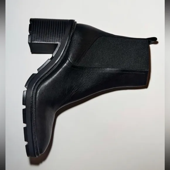 Zara heeled Chelsea boots