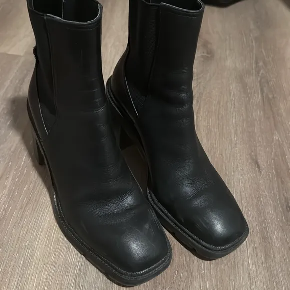 Zara heeled Chelsea boots