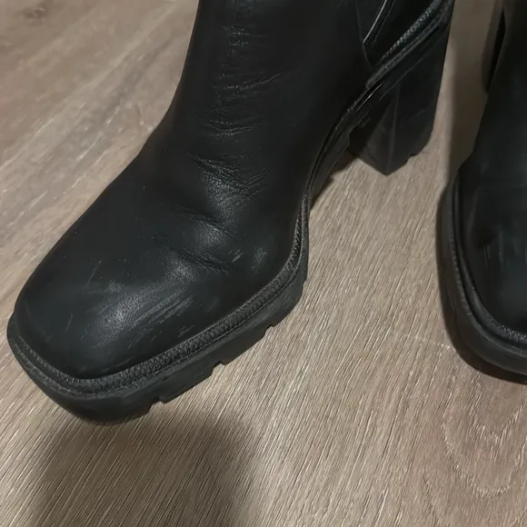 Zara heeled Chelsea boots