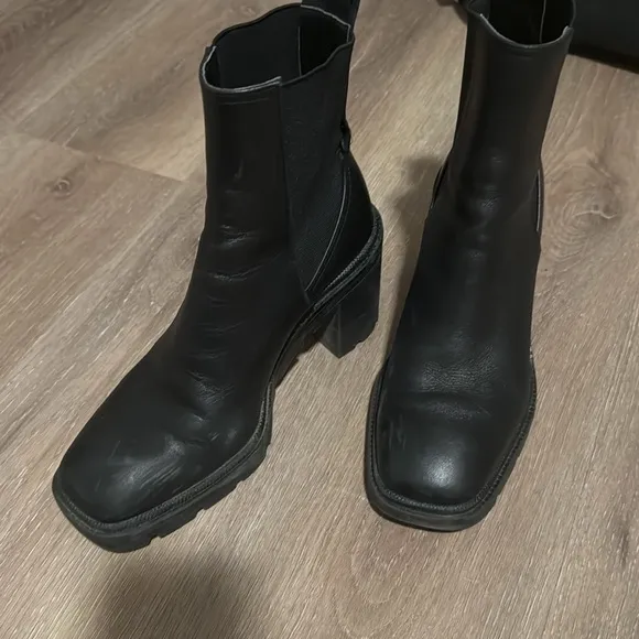 Zara heeled Chelsea boots