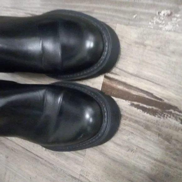 ZARA Women's Chelsea Boots Lether Elastic Detail Track Soles Sack Boot Sz 6.5
