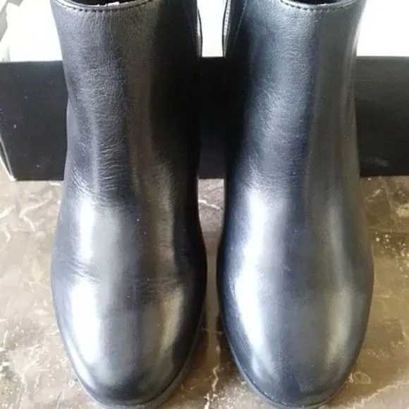 Zoe   Luca Chelsea Ankle Boots Leather Sz 9.5 NIB